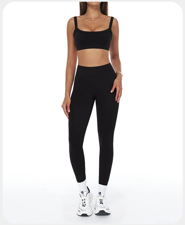 Light Wear Women’s Gym Set – Leggings and Top for Training