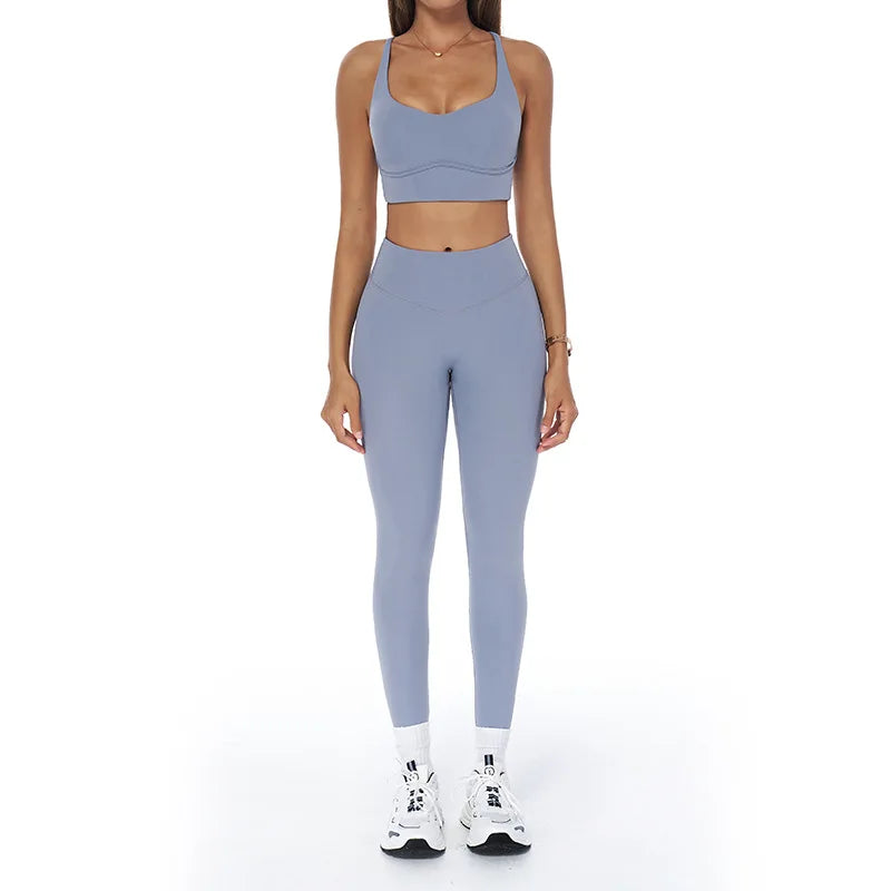 Light Wear Women’s Gym Set – Leggings and Top for Training